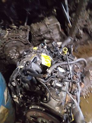 A bunch of wires and other stuff that is on the ground