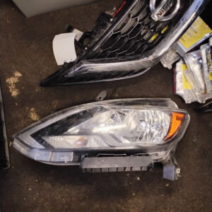 Driver Left Headlight Halogen Fits 2016-2019 NISSAN SENTRA