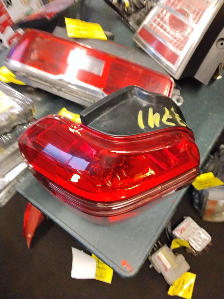 Driver Left Tail Light Fits 2001-2003 TOYOTA HIGHLANDER