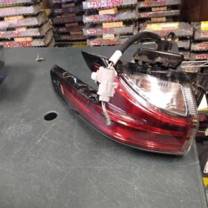 Passenger Tail Light Quarter Panel Mounted 2021-2023 TOYOTA  SIENNA