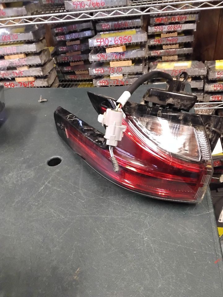 Passenger Tail Light Quarter Panel Mounted 2021-2023 TOYOTA  SIENNA