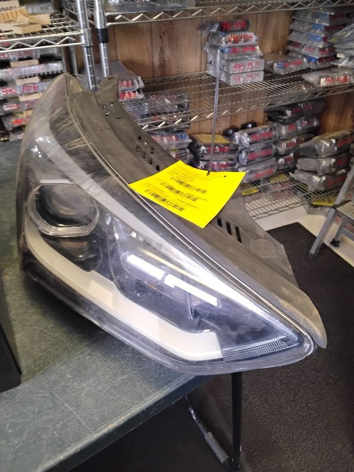 Passenger Headlight Korea Built Halogen Fits 2017-2019 HYUNDAI SANTA FE