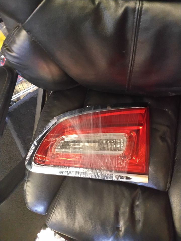 Passenger Right Tail Light Lid Mounted Fits 2013-2017 BUICK ENCLAVE