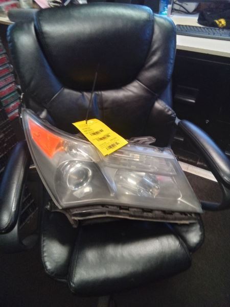 Passenger Headlight HID Canada Market Base Fits 2007-2009 ACURA MDX