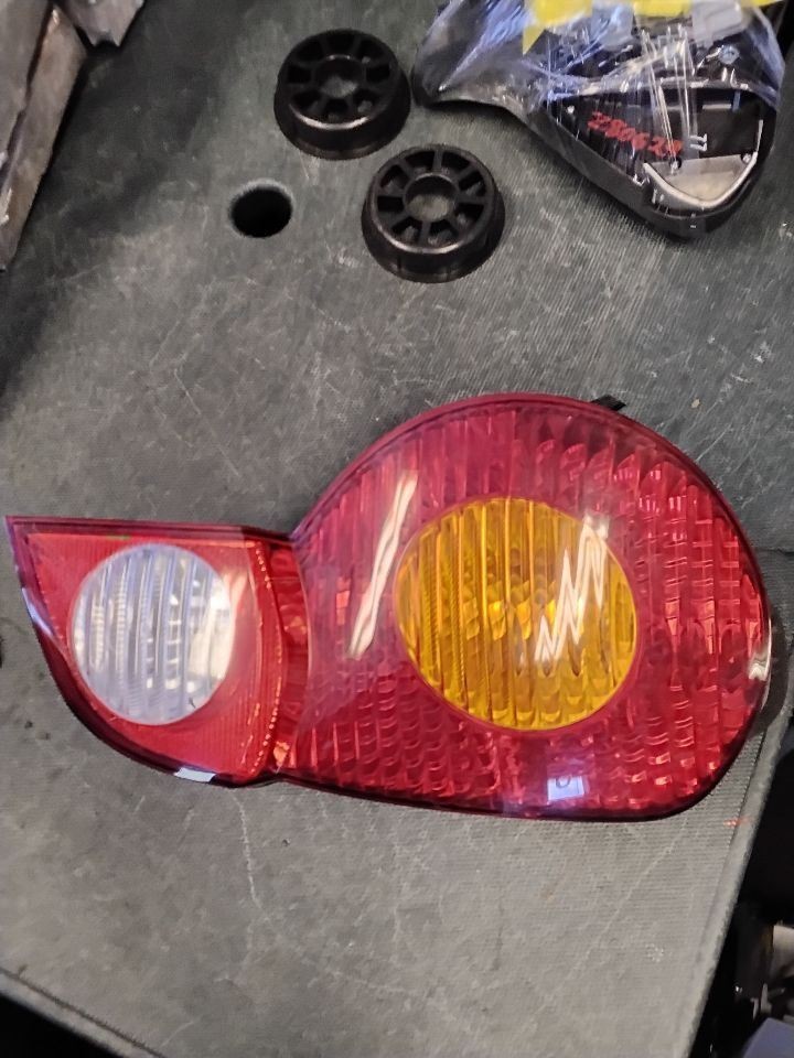 Driver Tail Light Quarter Panel Mounted Fits 2003-2005 BMW Z4