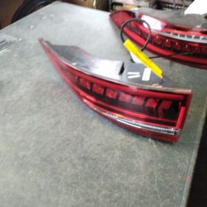 Passenger Tail Light Quarter Panel Mounted 2018-2019 JAGUAR XF SPORTBRAKE