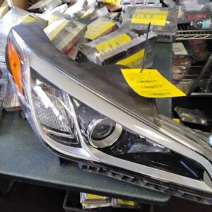2016-2017 HYUNDAI SONATA Passenger Right Headlight Halogen Bumper US Market