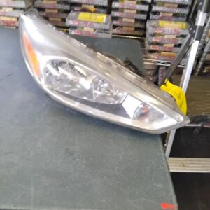 Passenger Headlight Halogen Chrome Headlamp Bezel Fits 2015-2018 FOCUS