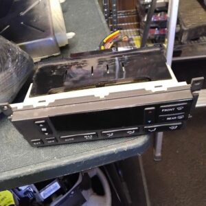 Temperature Control Fits 2001-2002 LINCOLN & TOWN CAR