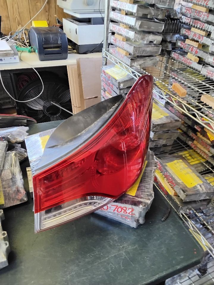 Passenger Tail Light Sedan Quarter Panel Mounted Fits 2011-2013 HYUNDAI ELANTRA
