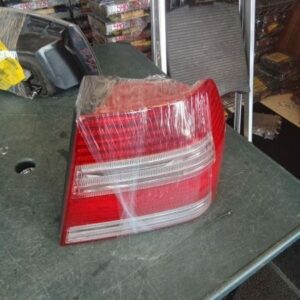 Passenger Tail Light Sedan VIN M 8th Digit Fits 2004-2005 07 VOLKSWAGON JETTA