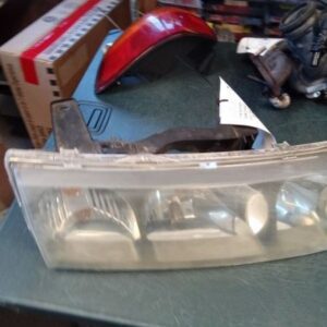 Passenger Right Headlight Fits 2002-2004 SATURN VUE