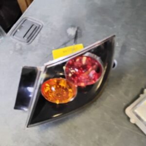 Passenger Tail Light Hatchback Quarter Panel Mounted Fits 2004-2006 MAZDA 3