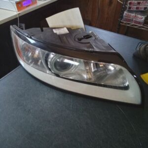 Passenger Right Headlight Without Xenon Fits 2008-2011 VOLVO 40 SERIES