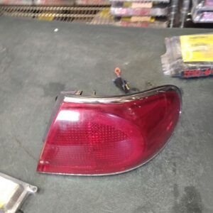 Passenger Tail Light Quarter Panel Mounted Fits 2001-2005 BUICK LESABRE