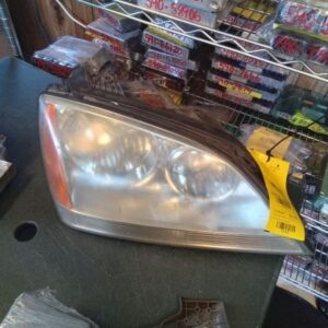 2003-2004 KIA SORENTO Passenger Right Headlight