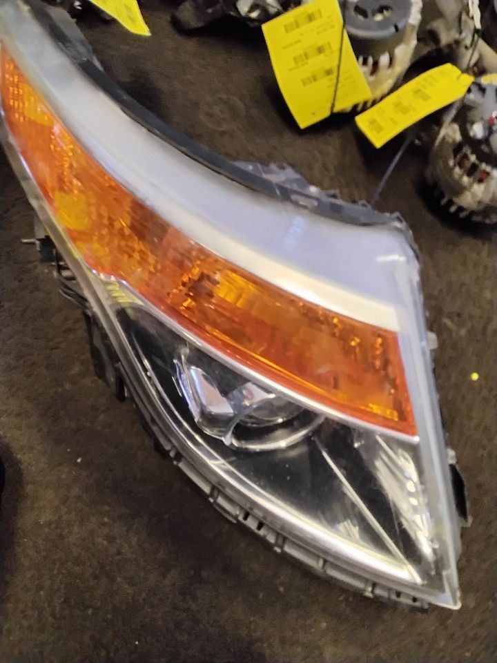 Passenger Headlight Base Halogen Fits 2013-2015 FORD EXPLORER