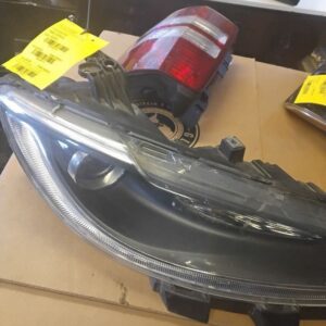 Passenger Headlight Halogen Projector Chrome Bezel Fits 2015-2017 CHRYSLER 200