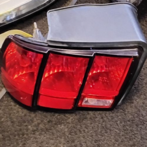 1999-2004 FORD MUSTANG Driver Left Side Tail Light
