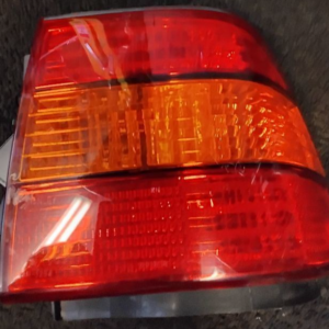 1997-2000 LEXUS LS400 Passenger Tail Light Fits Quarter Panel Mounted