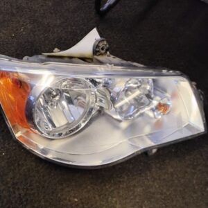 CHRYSLER TOWN COUN 2013 Headlight