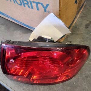 Passenger Tail Light Quarter Mounted And Se-r Spec V 2004-2006 NISSAN SENTRA