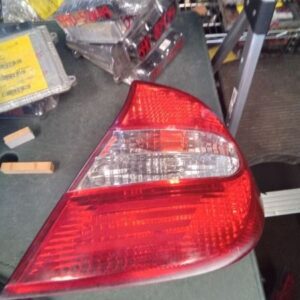 2002-2004 TOYOTA CAMRY Passenger Right Side Tail Light Fits