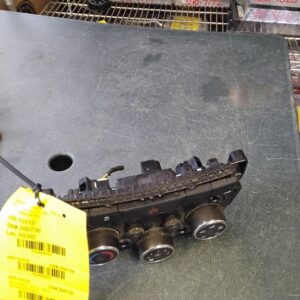 2017-2021 CHEVROLET TRAX Temperature Control Fits Without Electric Heater