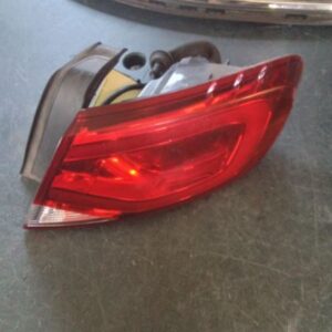 Passenger Tail Light Sedan Quarter Panel Mounted 2015-2016 CHRYSLER 200