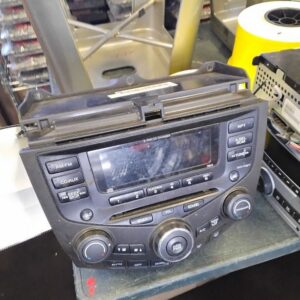 Audio Equipment Radio AM-FM-6 CD 6 Disc 120 Watt Fits 2003-2007 HONDA ACCORD