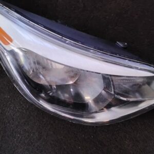 2014-2019 KIA SOUL Passenger Headlight Model Halogen Without LED Accent