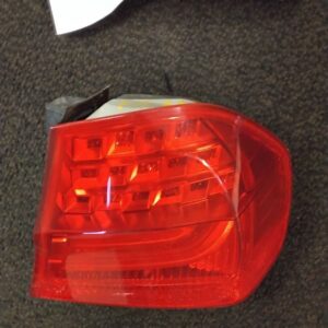 Passenger Tail Light Sedan Canada Market Fits 2009-2011 BMW 323i