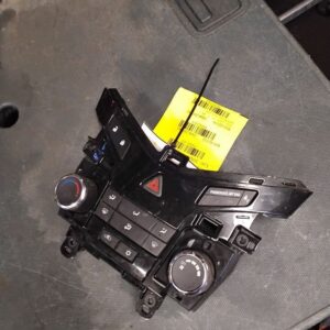 Temperature Control Without Heated Seat ID 95017054 Fits 2011-2012 CHEVRO CRUZE