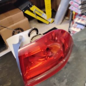 Passenger Tail Light Without LED Fits 2011-2014 VOLKSWAGON TOUAREG