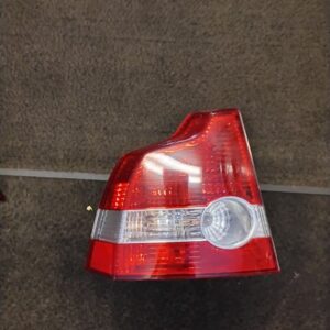 2004-2007 VOLVO 40 SERIES Driver Tail Light  Fits Sedan 5 Cylinder