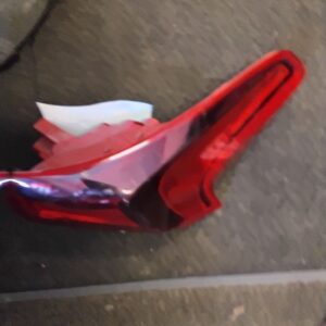 Passenger Tail Light Incandescent Fits 2019-2020 HYUNDAI SANTA FE